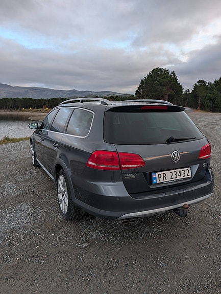 Volkswagen Passat 6 of 22