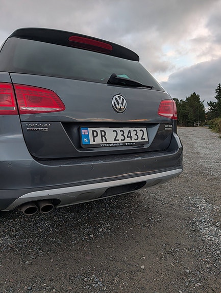 Volkswagen Passat 18 of 22