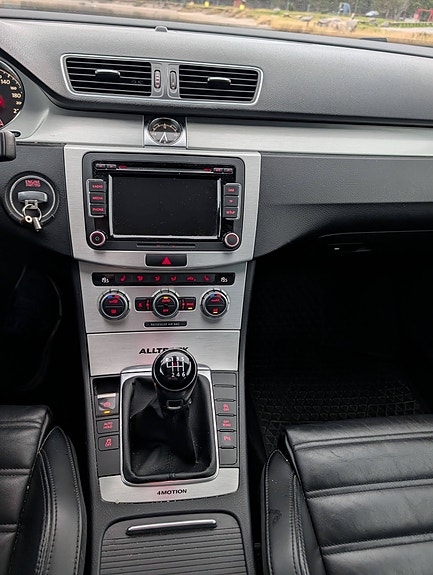 Volkswagen Passat 12 of 22