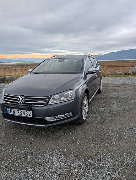 Volkswagen Passat 9 of 22