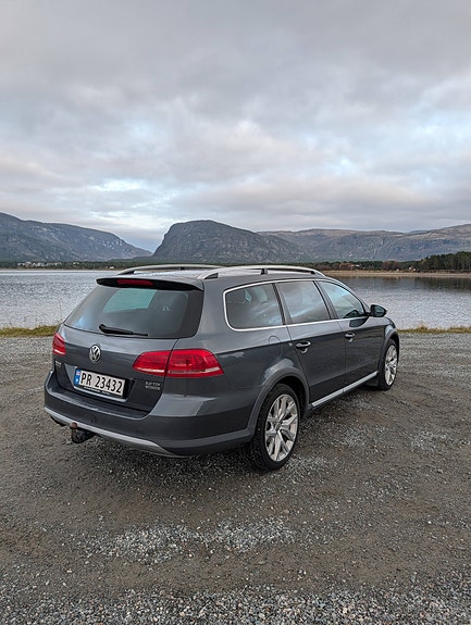 Volkswagen Passat 5 of 22