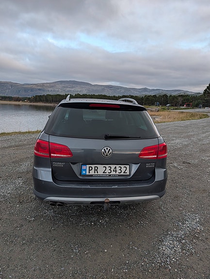 Volkswagen Passat 17 of 22