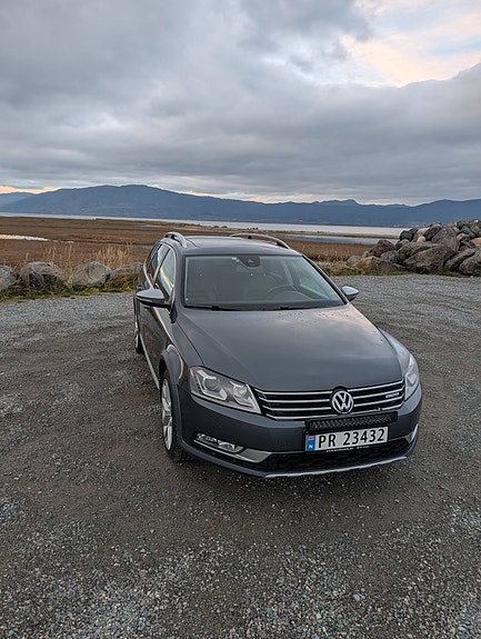 Volkswagen Passat 4 of 22