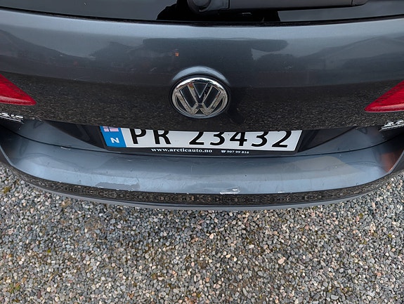 Volkswagen Passat 10 of 22