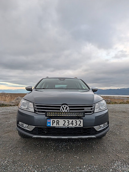 Volkswagen Passat 7 of 22