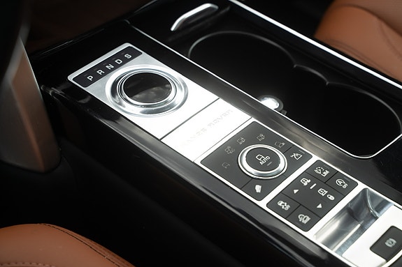 Land Rover Range Rover 9 of 27