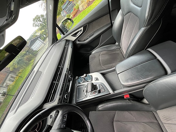 Audi Q7 17 of 30