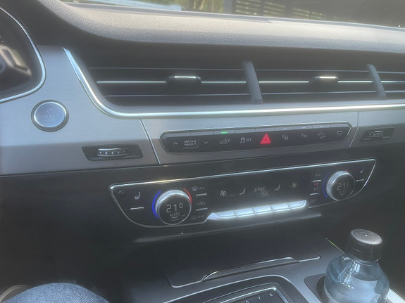Audi Q7 12 of 30