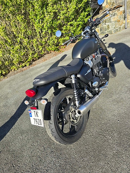 Triumph Street Twin 5 of 8