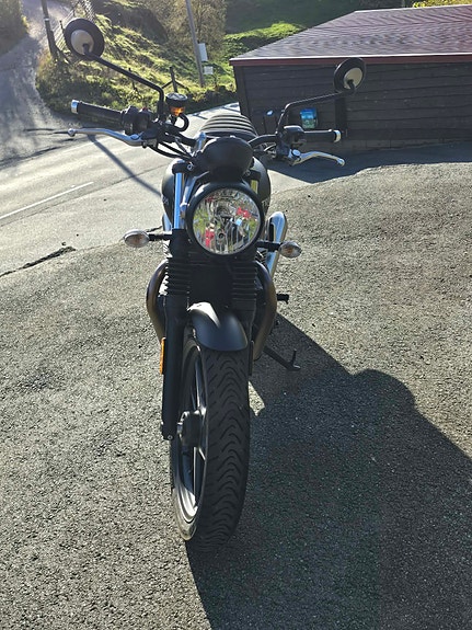 Triumph Street Twin 4 of 8