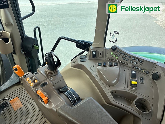 John Deere 6155M med Ålø laster 13 of 14