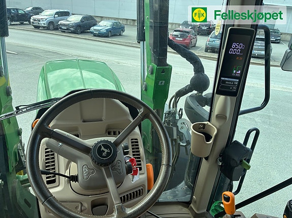 John Deere 6155M med Ålø laster 12 of 14