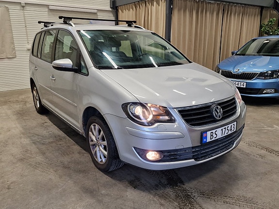 Volkswagen Touran 3 of 30