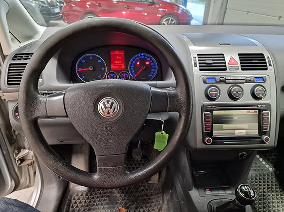 Volkswagen Touran 11 of 30