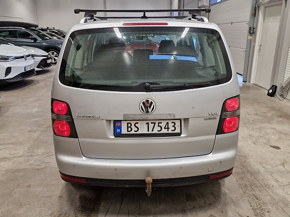 Volkswagen Touran 6 of 30