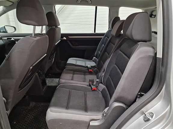 Volkswagen Touran 19 of 30