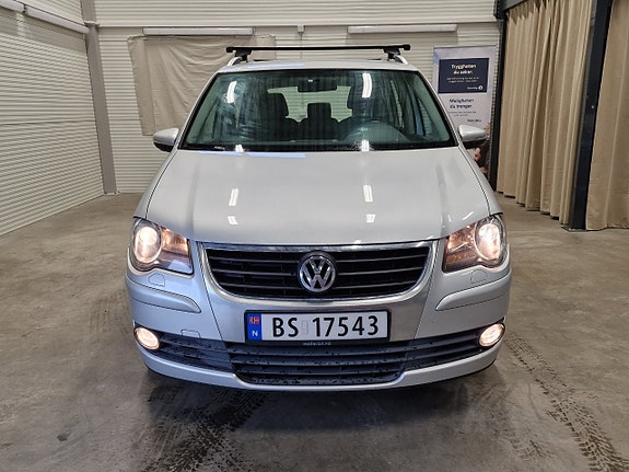 Volkswagen Touran 2 of 30