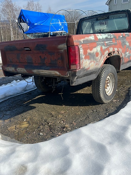 Ford F-250 4 of 10