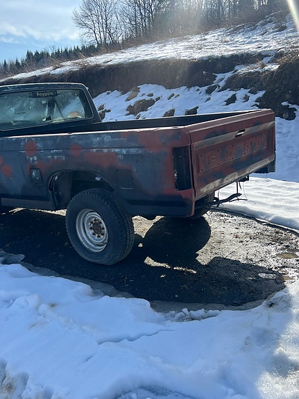 Ford F-250 3 of 10