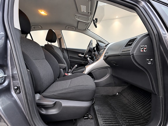 Toyota Auris 9 of 12