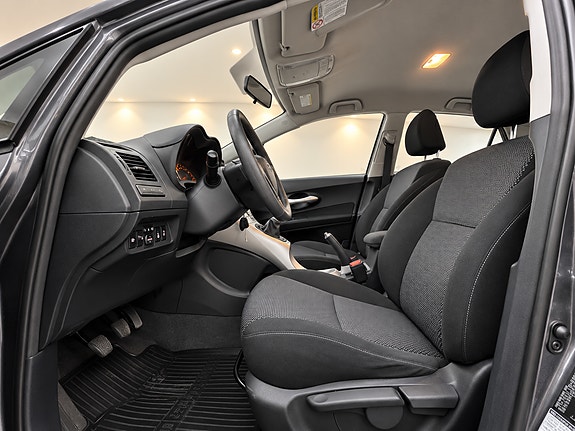 Toyota Auris 10 of 12
