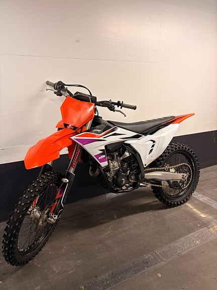 KTM SX250F 2 of 14