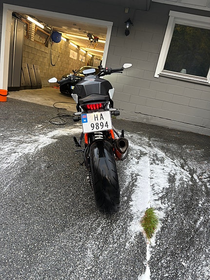 KTM 1290 Super Duke R 5 of 17