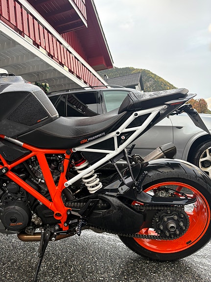 KTM 1290 Super Duke R 13 of 17