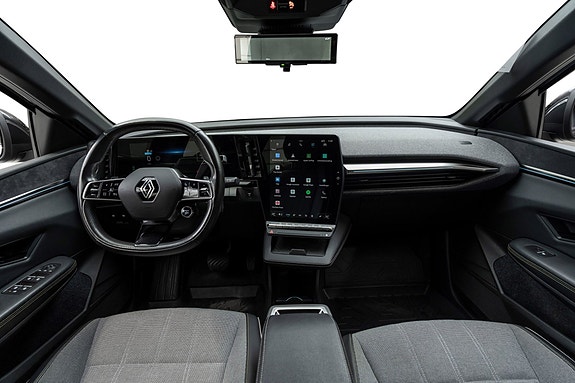 Renault Megane E-Tech 12 of 22
