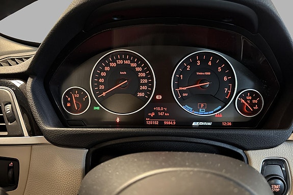 BMW 330e 11 of 27