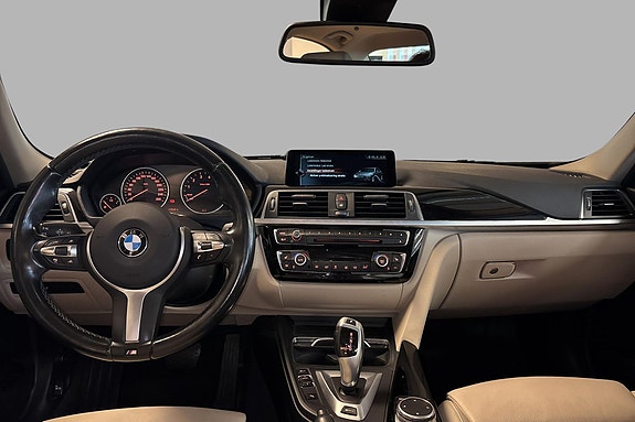 BMW 330e 16 of 27