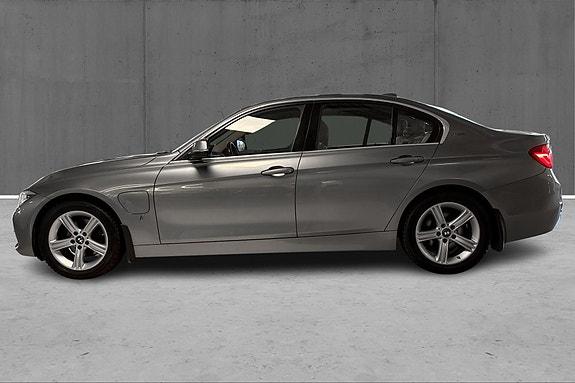BMW 330e 8 of 27