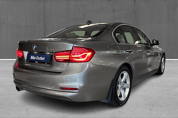 BMW 330e 5 of 27