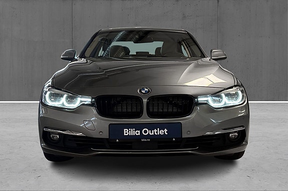 BMW 330e 2 of 27
