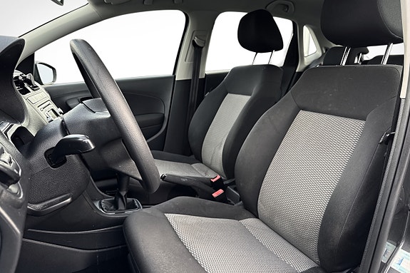 Volkswagen Polo 16 of 21