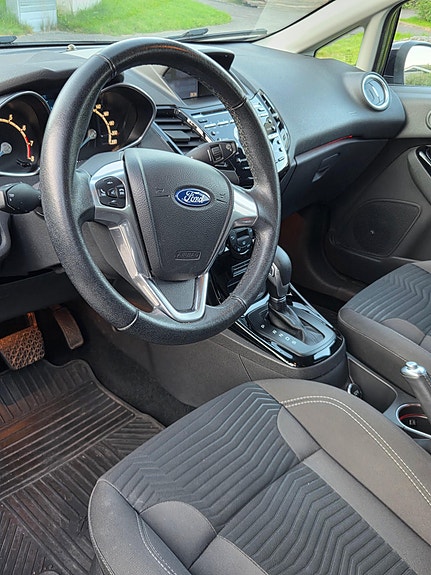 Ford Fiesta 2 of 16