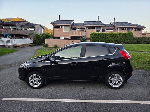 Ford Fiesta 9 of 16