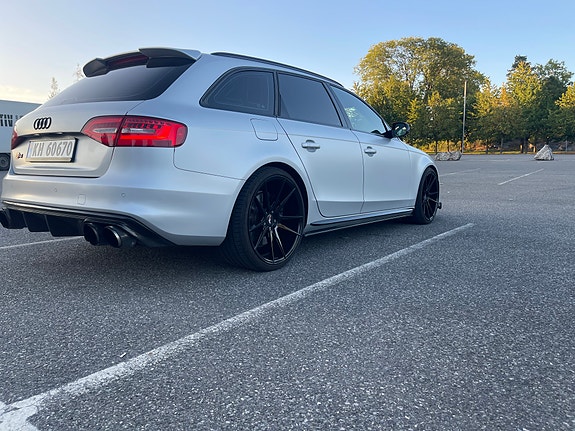 Audi A4 3 of 9