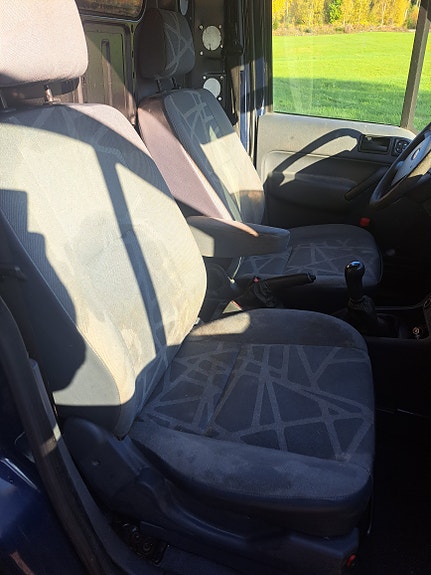 Ford Transit Connect 9 of 9