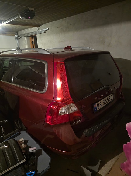 Volvo V70 4 of 5
