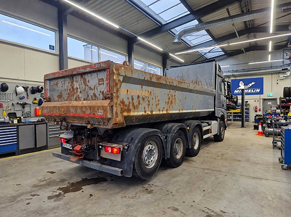 Mercedes-Benz Arocs 6 of 10