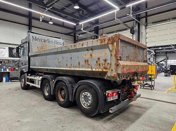 Mercedes-Benz Arocs 4 of 10