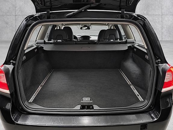 Volvo V70 9 of 30