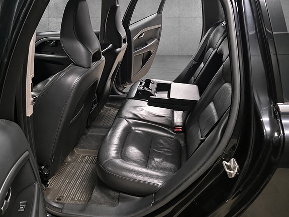 Volvo V70 11 of 30
