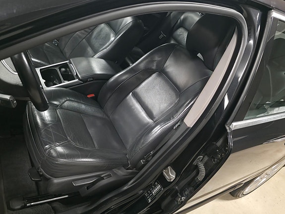 Volvo V70 20 of 30
