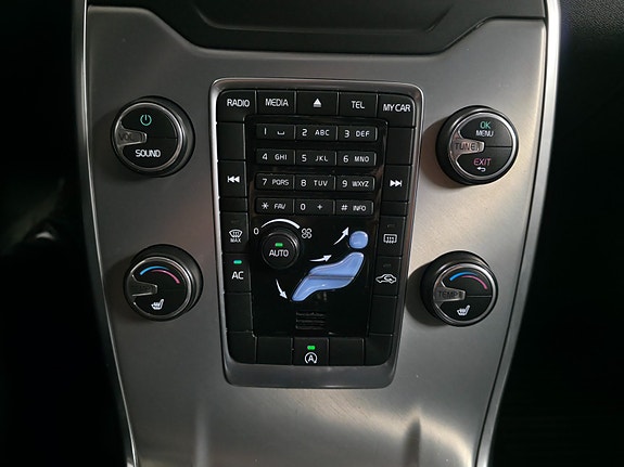 Volvo V70 24 of 30