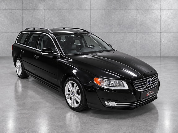 Volvo V70 2 of 30