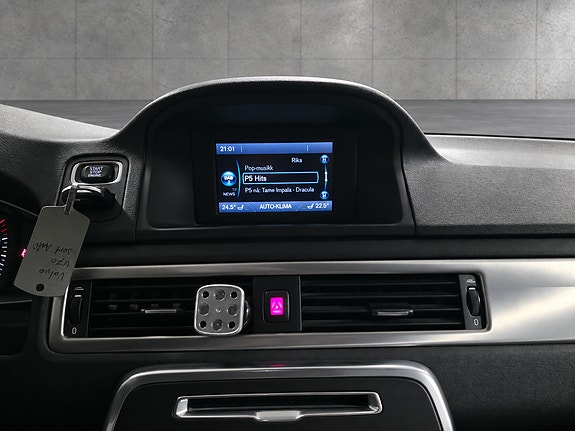 Volvo V70 14 of 30