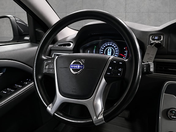 Volvo V70 16 of 30