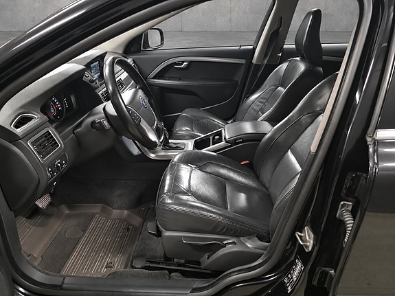 Volvo V70 19 of 30